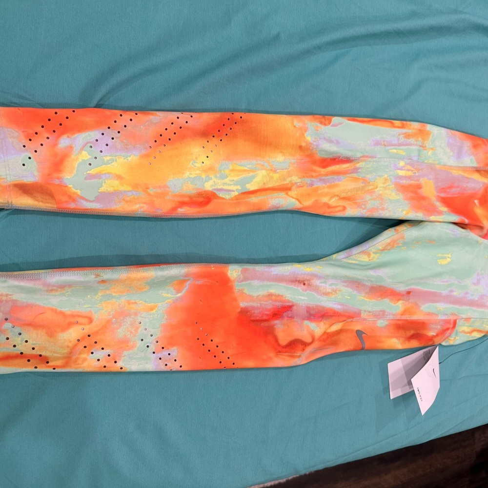 NWT Nike leggings - Picture 7 of 8